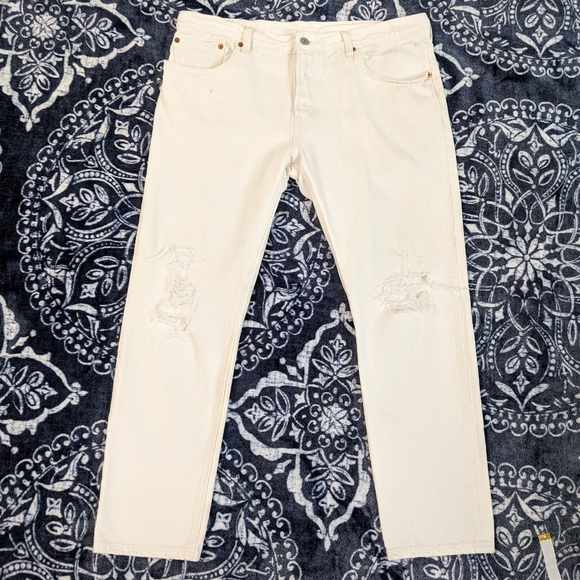 Levi's White 501 CT Customized & Tapered Distressed Crop Cotton Button Fly Jeans - Picture 3 of 16